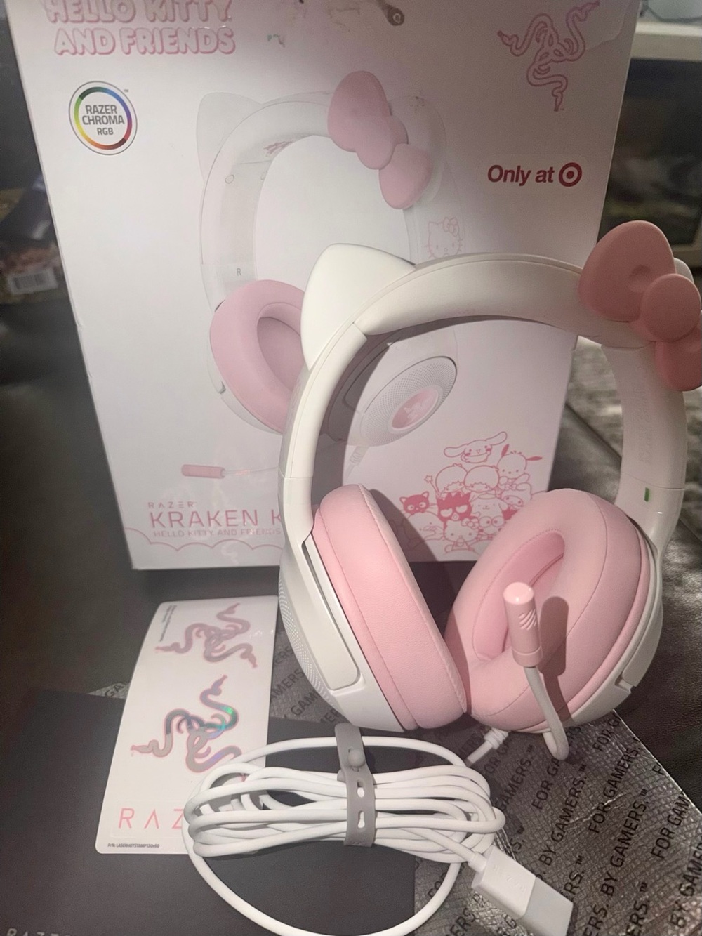 Razer Krazen Kitty V2 wired usb A Gaming headset with Hello kitty ears & chroma